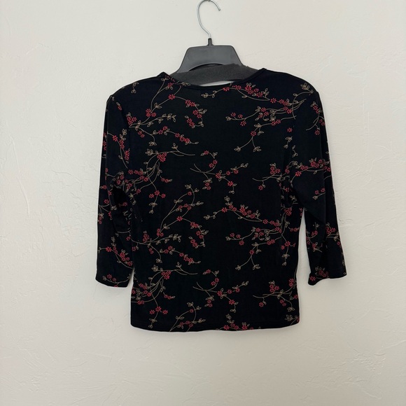 Women’s Red floral quarter sleeve top - Picture 3 of 3